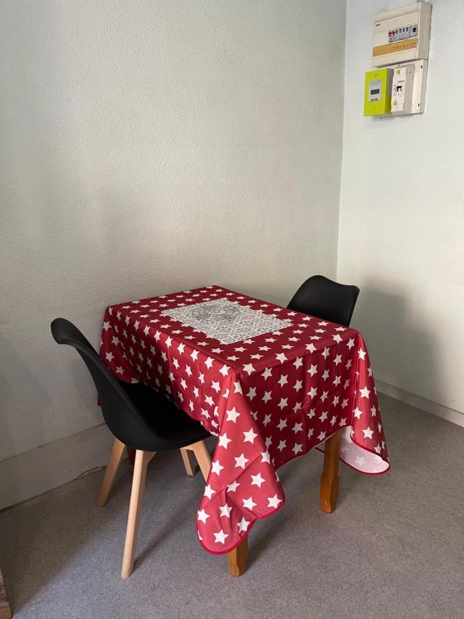 Logement Lecourbe Lons-le-Saunier Exterior foto